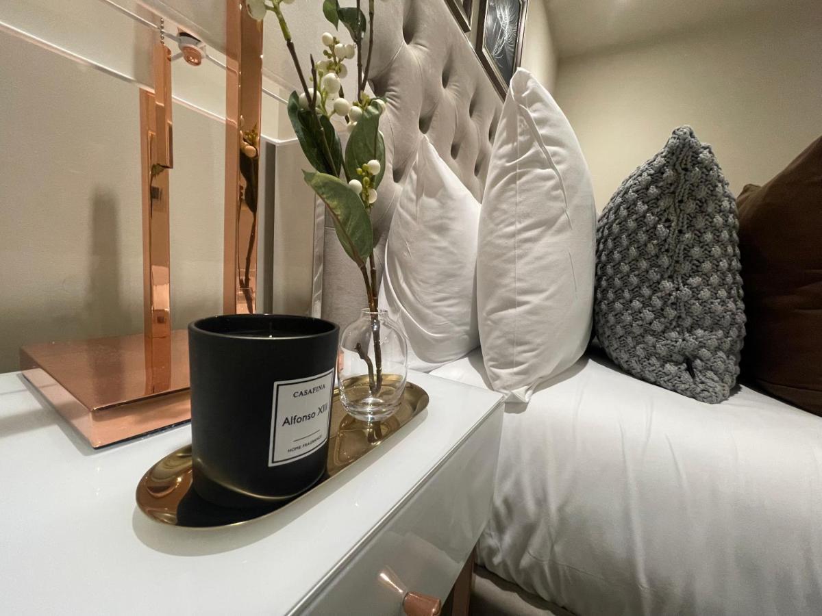 Sophisticated 1Br, 1 Ba Chigwell Designer Flat Chcl F2 Apartment Luaran gambar