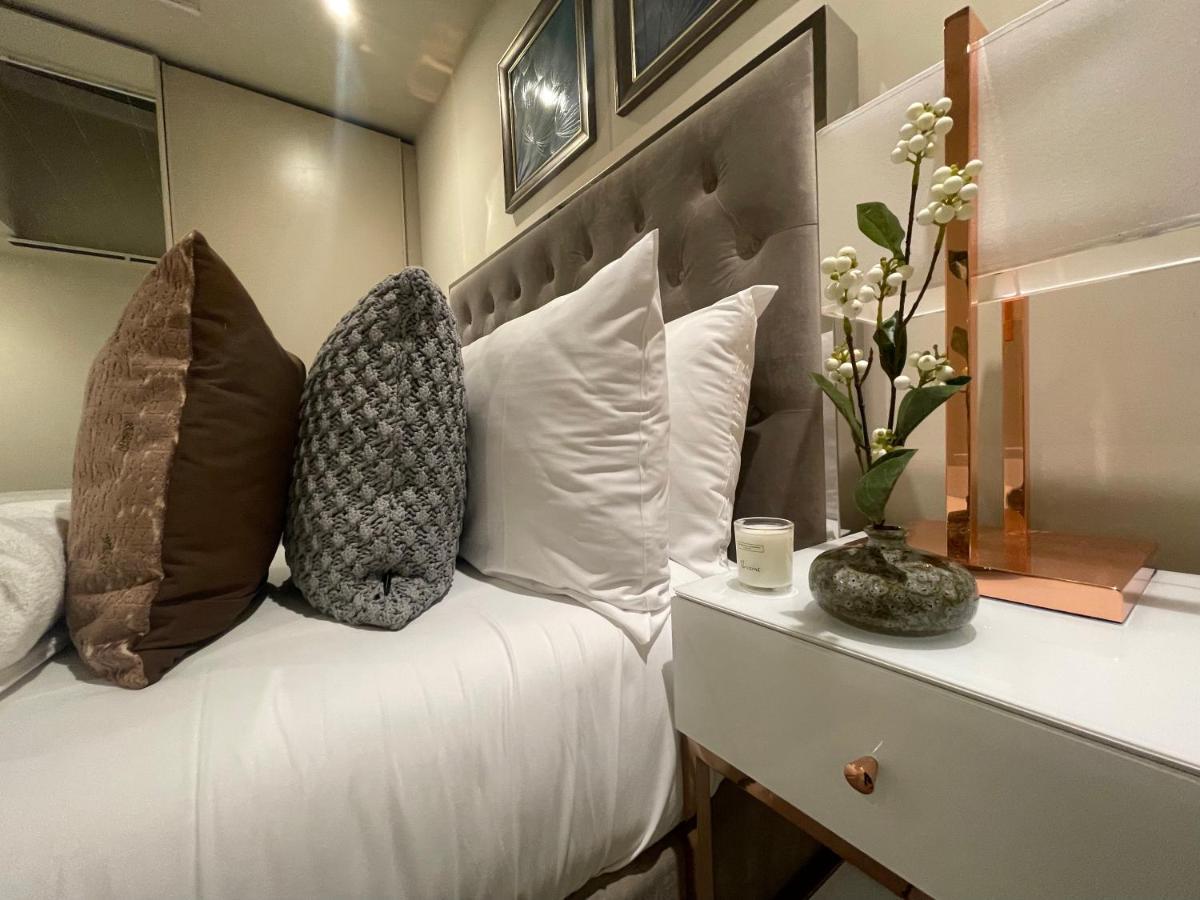 Sophisticated 1Br, 1 Ba Chigwell Designer Flat Chcl F2 Apartment Luaran gambar