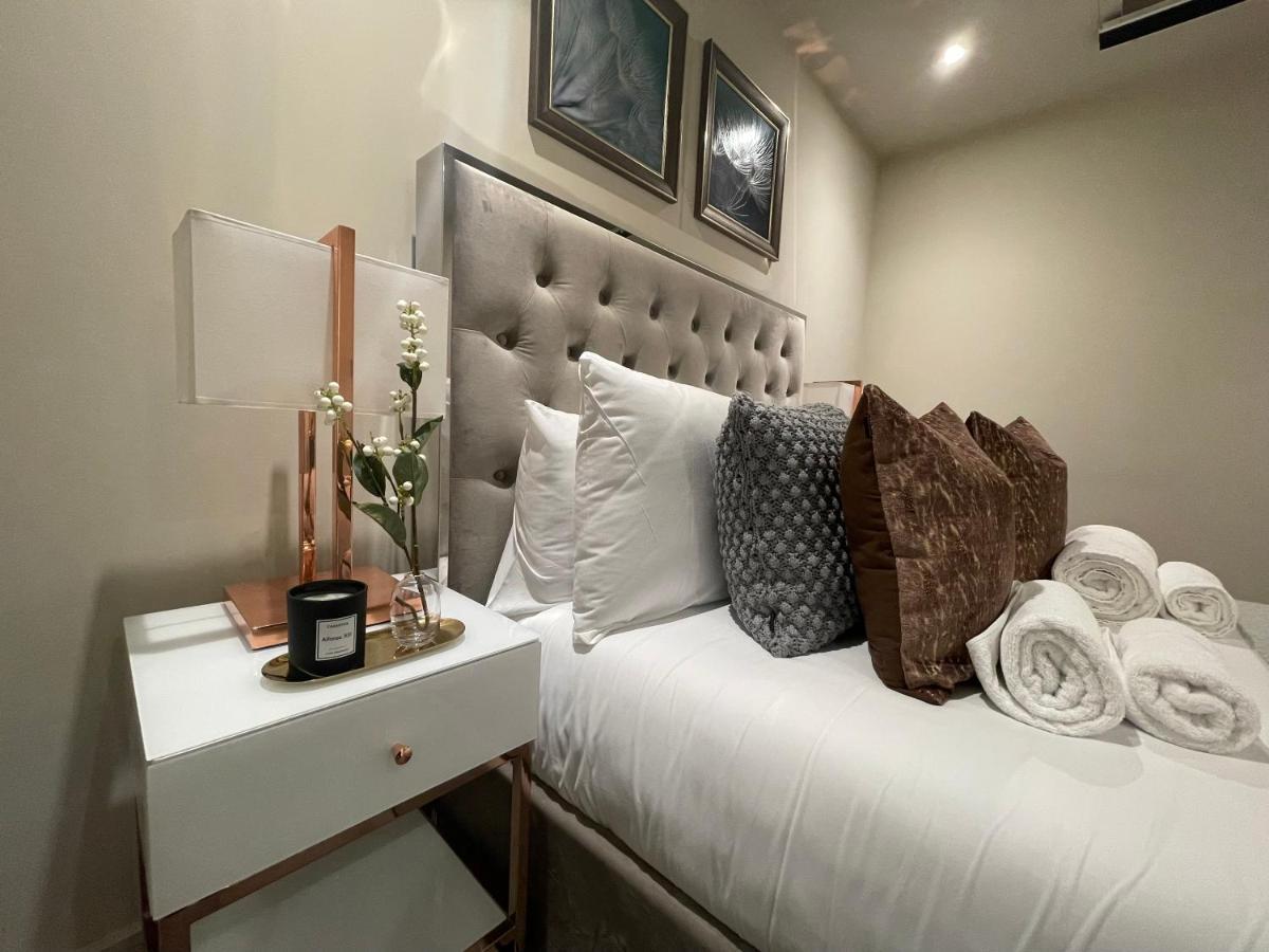 Sophisticated 1Br, 1 Ba Chigwell Designer Flat Chcl F2 Apartment Luaran gambar